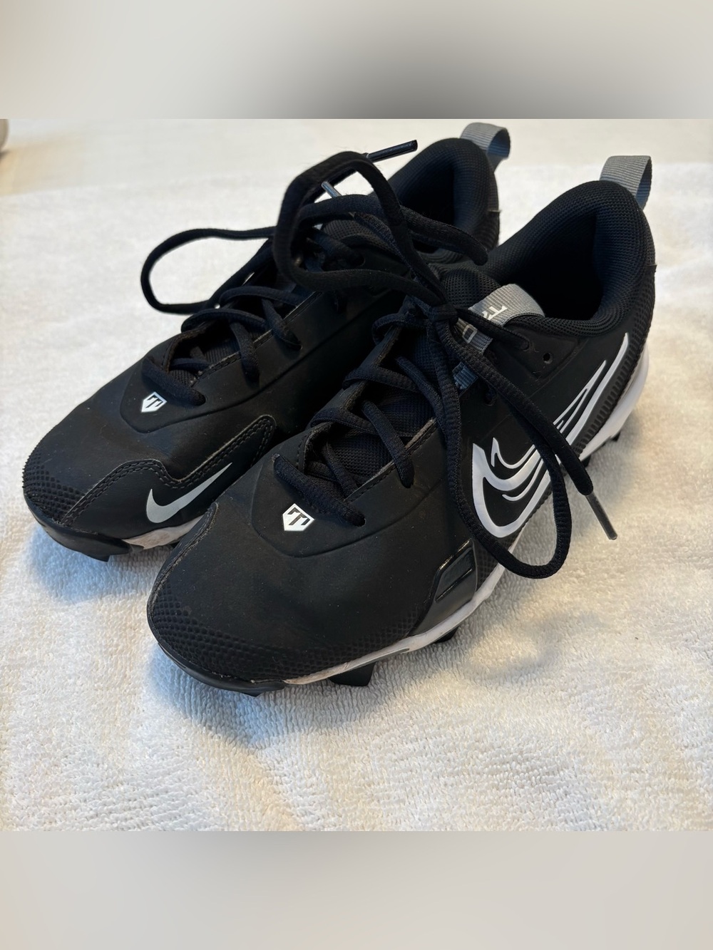 Nike Baseball Cleats Youth Size 4Y Black – Gently Used Excellent Condition